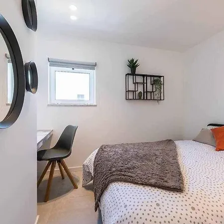 Town 2-bedroom Appartement