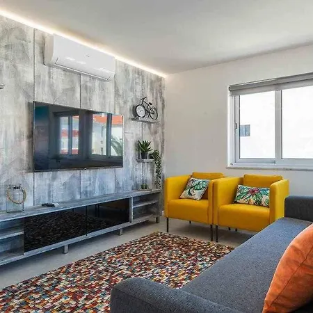 Town 2-bedroom * Албуфейра