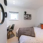 Town 2-bedroom Apartment