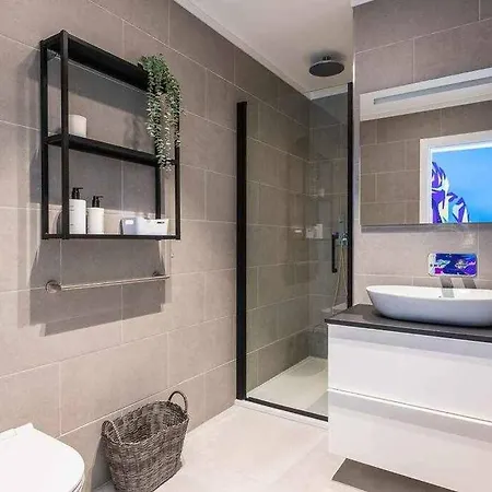 דירה Town 2-bedroom *