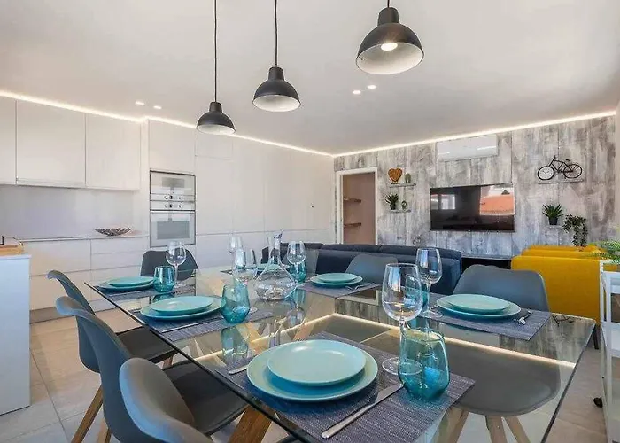 Town 2-bedroom Apartamento *